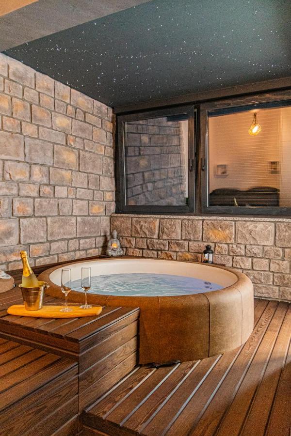 Apartment Repinc: Smart Luxury With Jacuzzi In