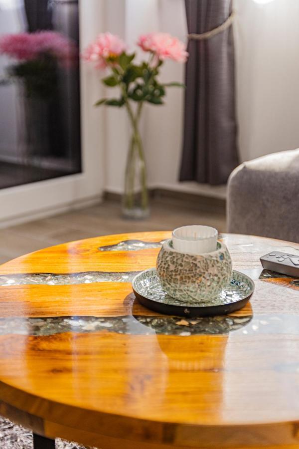 Apartment Repinc: Smart Luxury With Jacuzzi In *